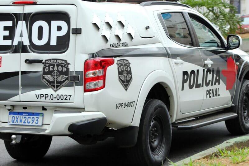 Suspeitos armados tentam lançar mochila para dentro de presídio em Vespasiano e trocam tiros durante a fuga