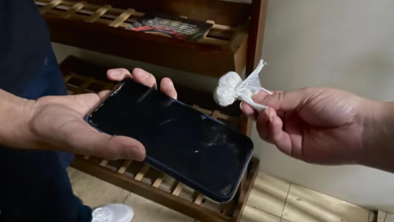 Filho é preso após furtar celular da própria mãe e trocar por drogas em Pedro Leopoldo